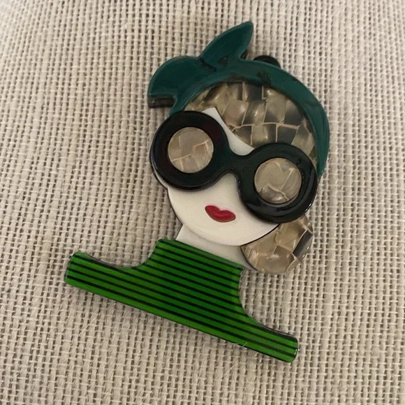 Retro Bowknot Glasses Lady Brooch/Pendant - Picture 2 of 4